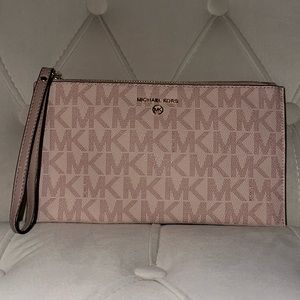 Michael Kors wristlet